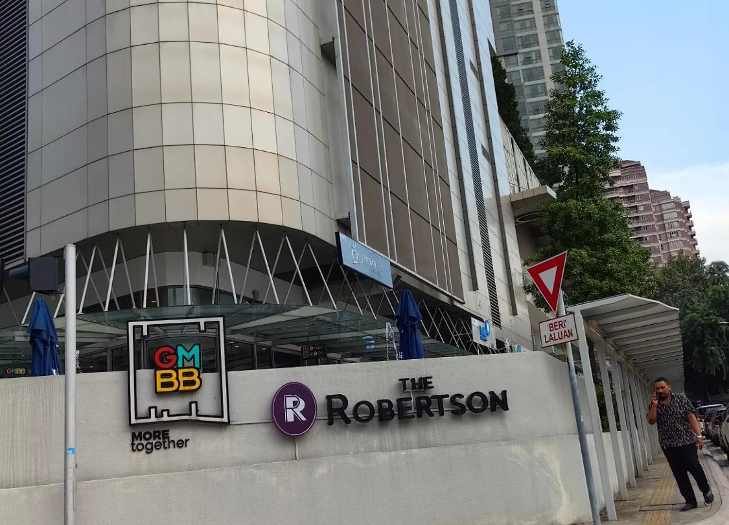 The Robertson R9 Walk To Jalan Alor Street Bukit Bintang Pavilion 7 Pax 2R1B Kuala Lumpur Malaysia